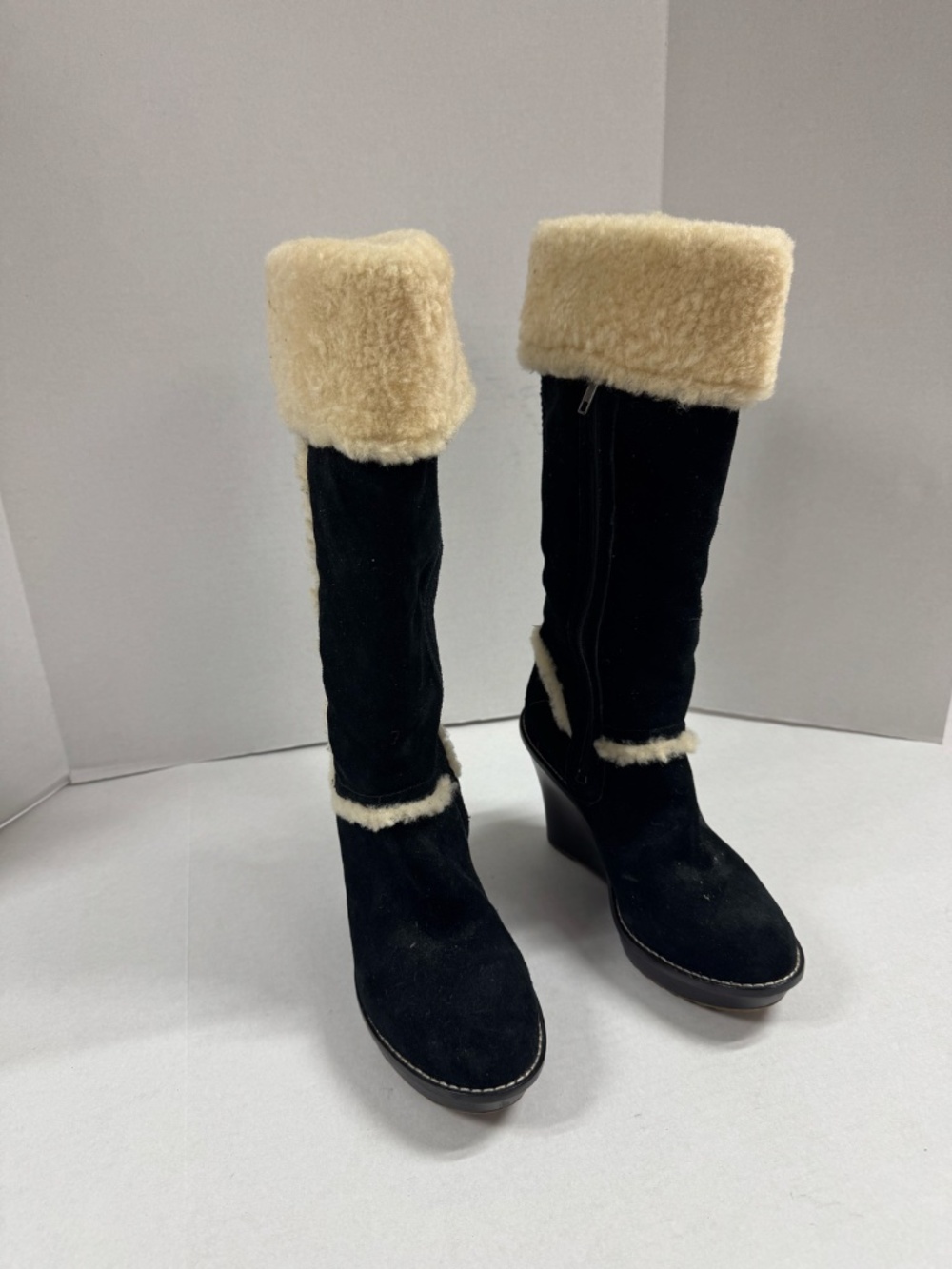 UGG Aubrie Wedge‎ Shearling Knee Boot in Black - Size 7.5. - Picture 6 of 13